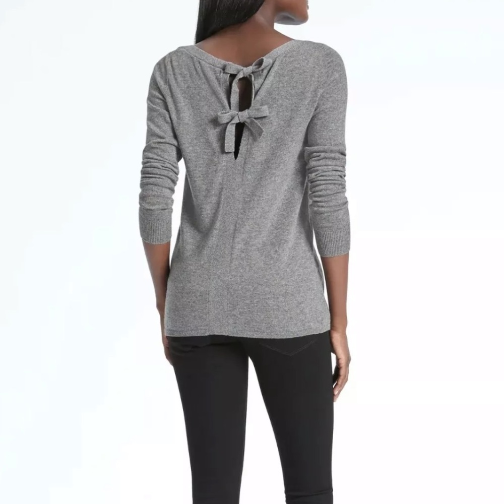 EUC Banana Republic Tie Sweater